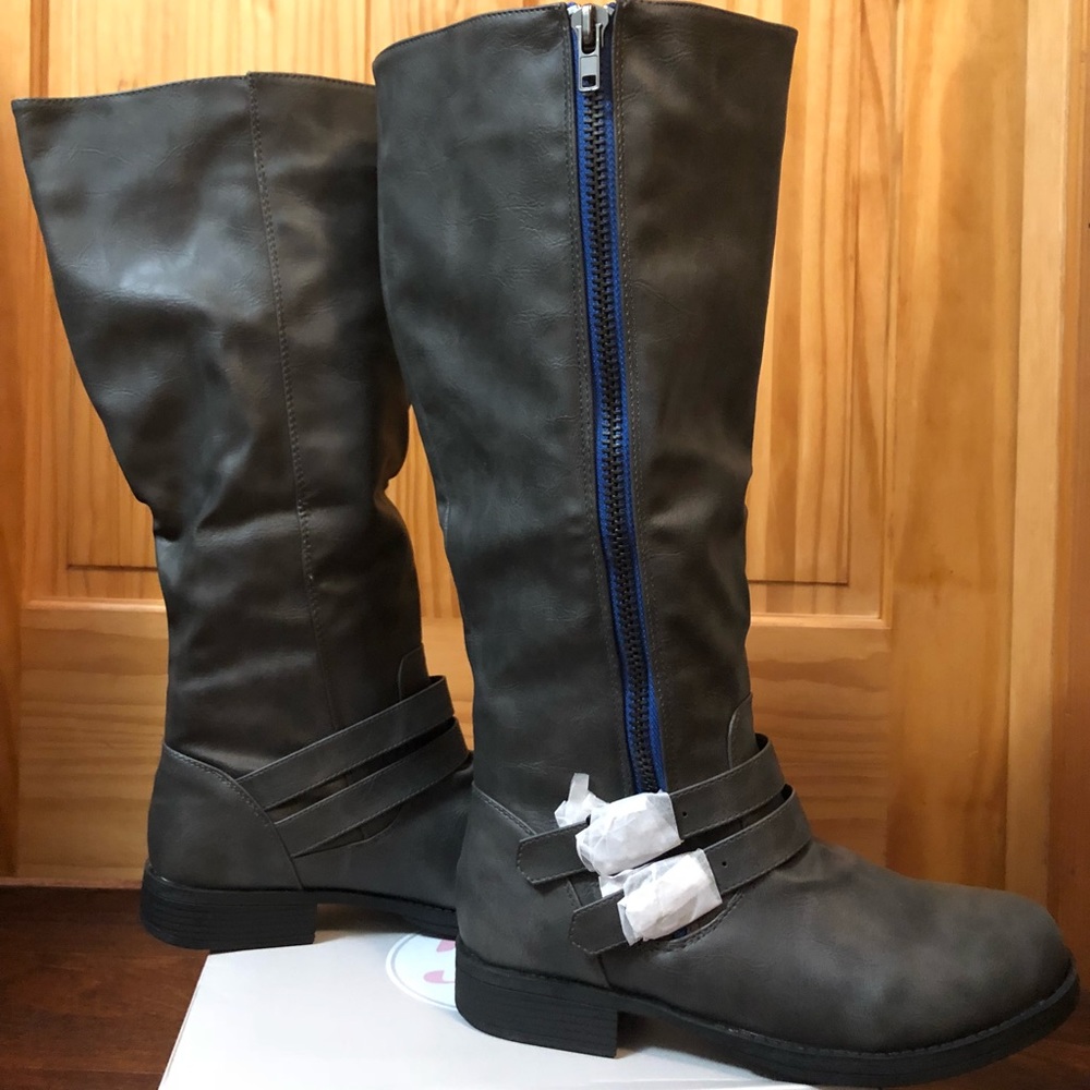 Gray wide calf boots with blue side zipper